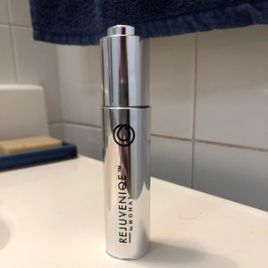 Monat Rejuvenique Oil